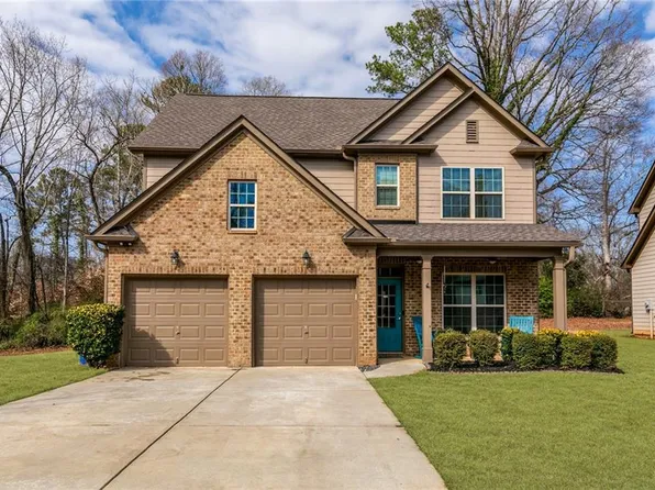 3894 Dunaire Dr, Stone Mountain, GA 30083