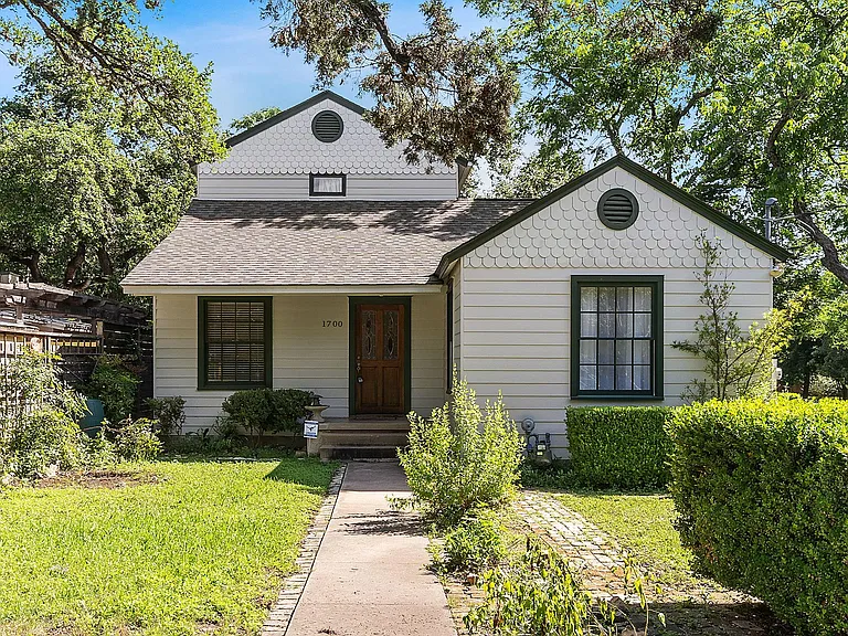 1700 Virginia Ave — Photo 1
