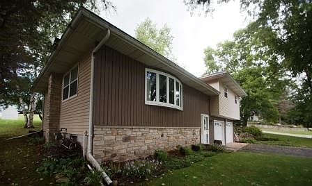 3rd image of 109 Moorland Dr