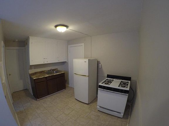 3rd image of 1682 Elbur Ave APT 10