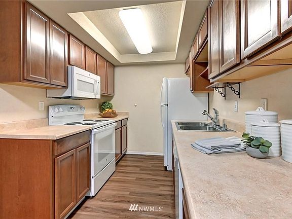 5th image of 21311 52nd Ave W APT E129