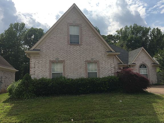 3rd image of 585 Wesley Woods Dr