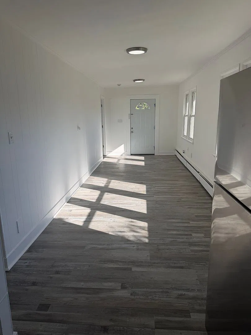 Spacious 3-Bedroom, 1-Bathroom House for Rent in Pleasantville, NJ — Photo 3