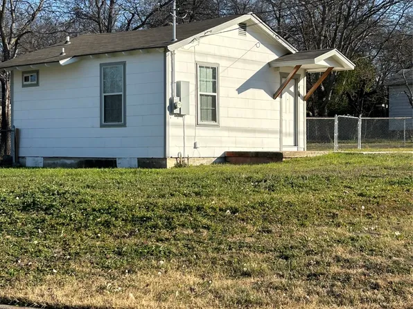 418 Hallvale Dr, White Settlement, TX 76108