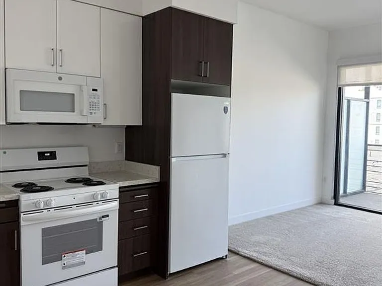 Maya Apartments at 535 Kingsley Dr in Los Angeles — Photo 72
