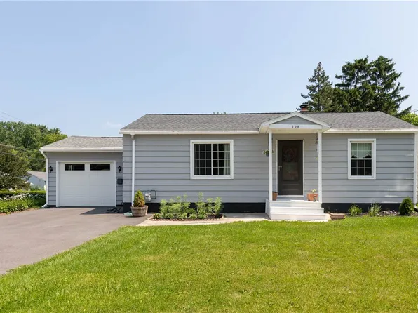 208 Gale Ave, Liverpool, NY 13088