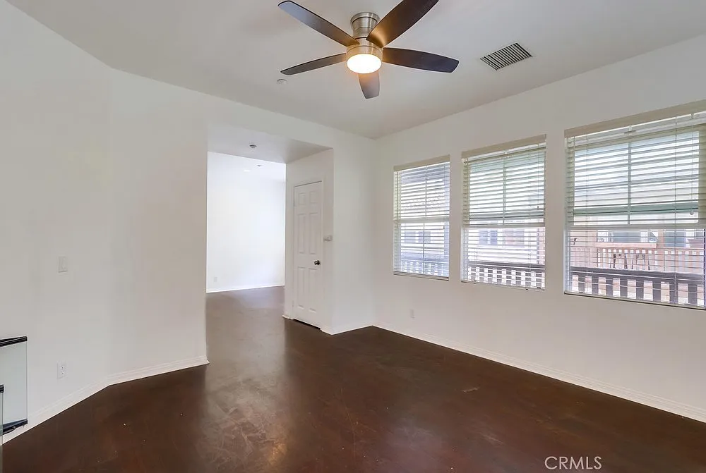 2 bed, 2.5 bath, 1304 sqft, $3,600 — Photo 4