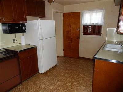3rd image of 632 S Woodruff St