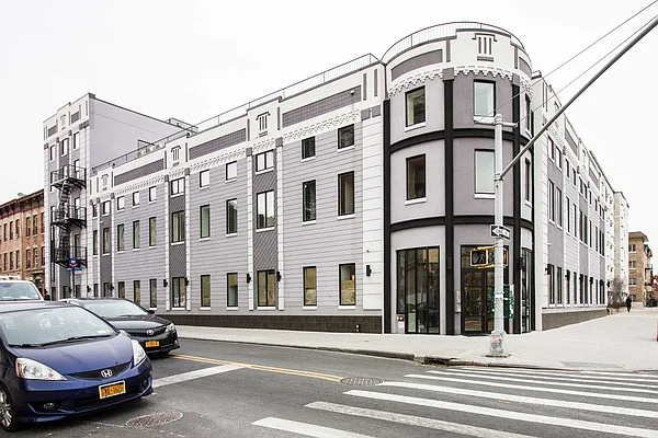 Rented by Nooklyn NYC LLC | media 19