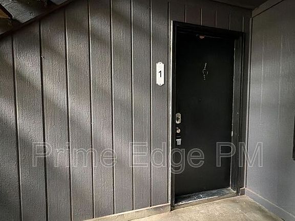 2nd image of 2532 T St APT 1