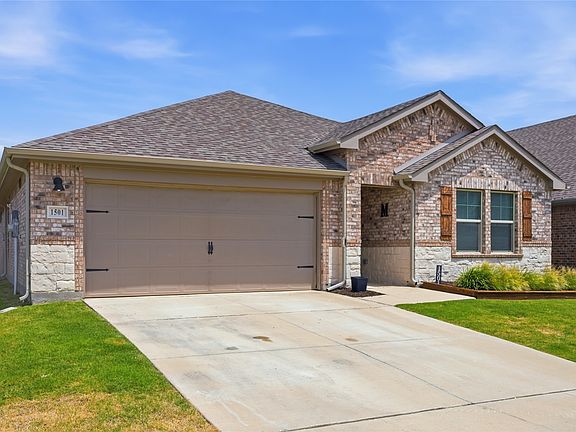 3rd image of 1501 Pleasant Knoll Trl