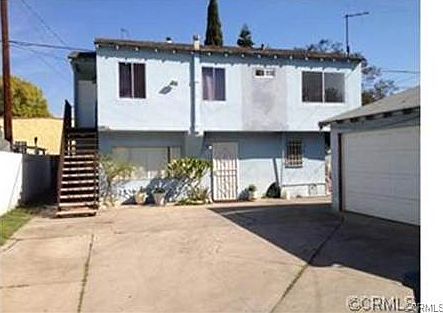 Front of rear units - Upstairs is 2 br 1 bth. Downstairs is 1 br
