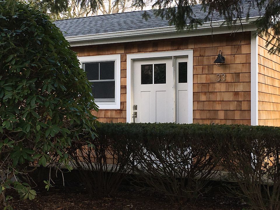 1st image of 33 Hampton Bays Dr