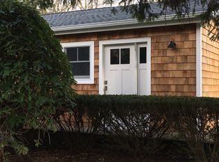 33 Hampton Bays Dr, Hampton Bays, NY 11946