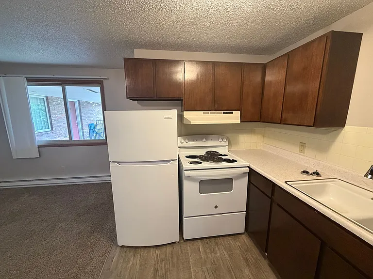 Eagles Landing Apartments — Photo 37