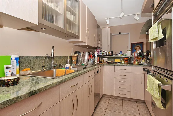 Sold by RE MAX Team | media 5