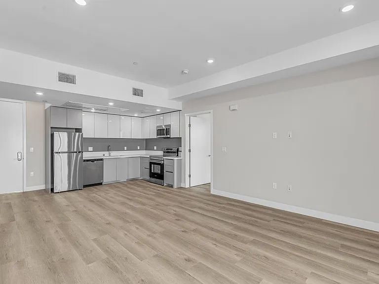 825 Coronado-Building — Photo 66
