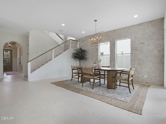 5th image of 2303 Saxon Dr