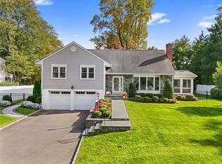 277 Stuart Dr, New Rochelle, NY 10804