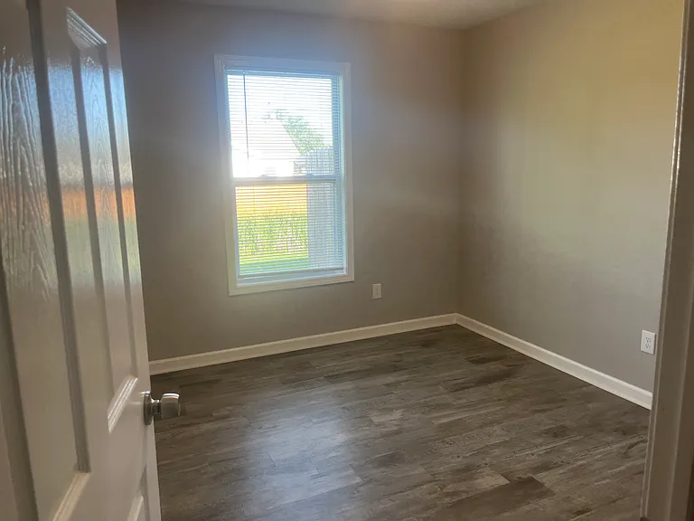 7117 SW Greenview Dr — Photo 3