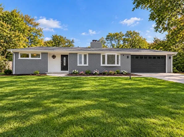 21W270 Temple Dr, Itasca, IL 60143