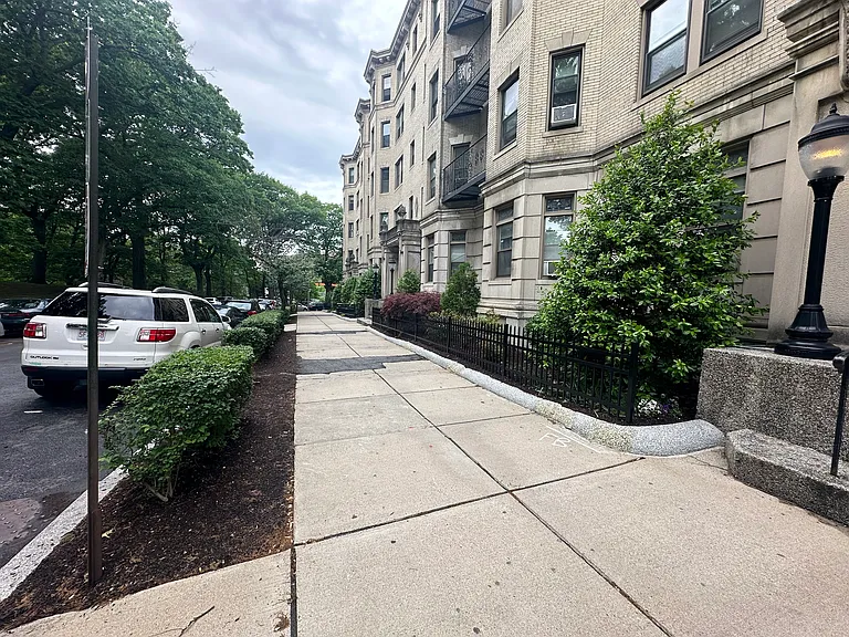 60 Charlesgate E #124 — Photo 15