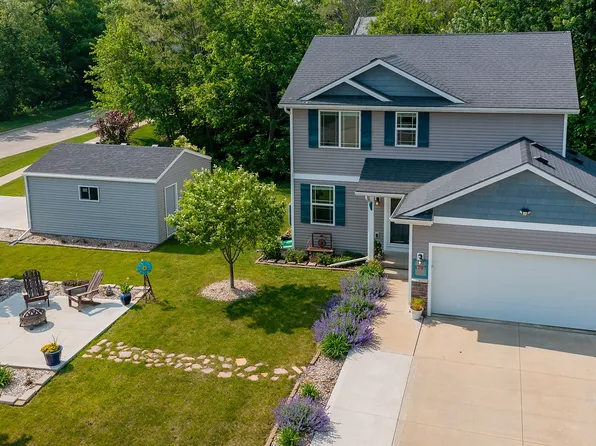 1707 Apple Ln, Indianola, IA 50125