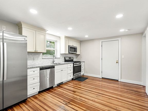 2nd image of 30 Primrose St