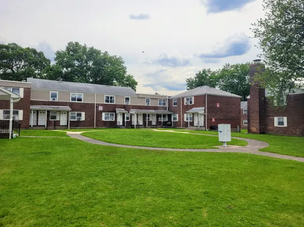 58A Iozia Ter, Elmwood Park, NJ