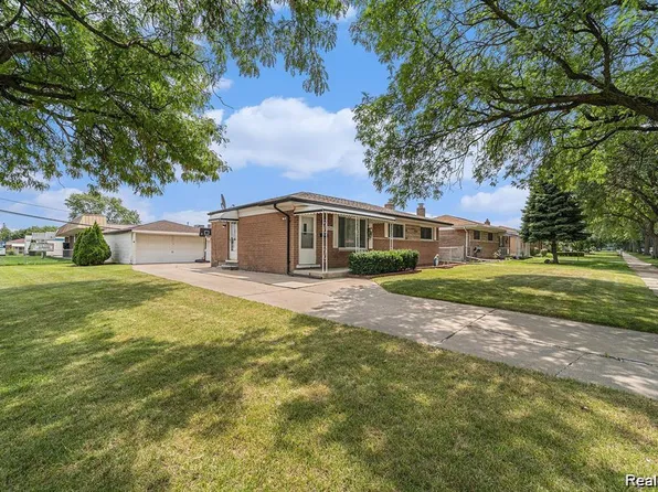 32960 Oakview Dr, Warren, MI 48092