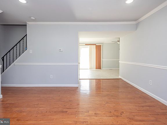 3rd image of 300 Cherrywood Dr
