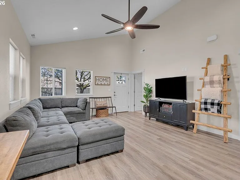 6411 SE 94th Ave — Photo 8