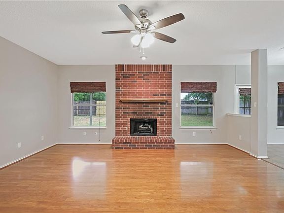 4th image of 4502 Brittany Ln