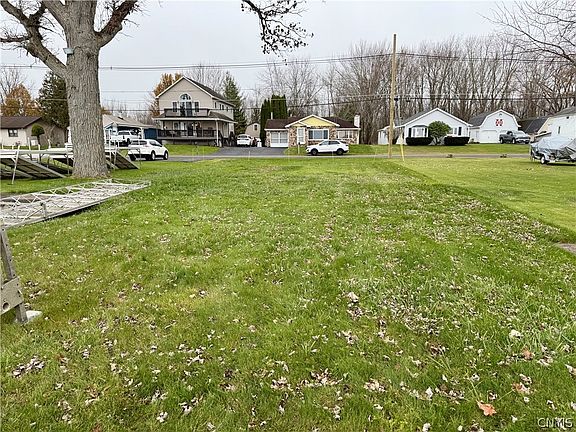 3rd image of 6214 Muskrat Bay Rd