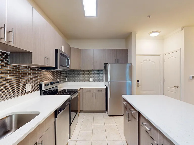 Signal Hill Apartment Homes — Photo 72