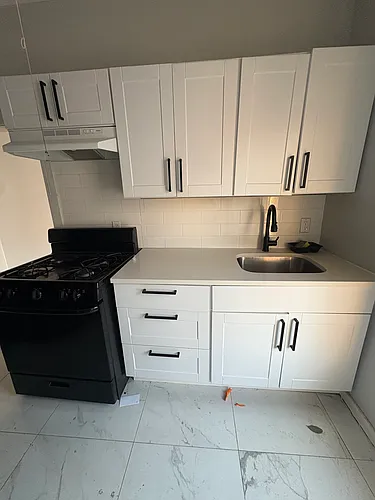 704 Kensington Ave #E Photo 1