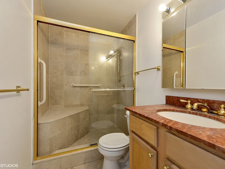 211 E Ohio St #716 — Photo 10