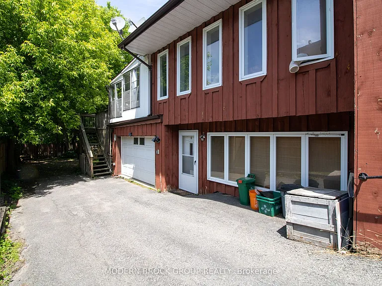 322 King St W — Photo 23