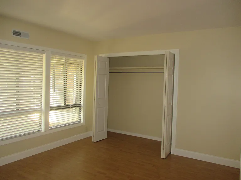 41 Greenside Ln — Photo 10