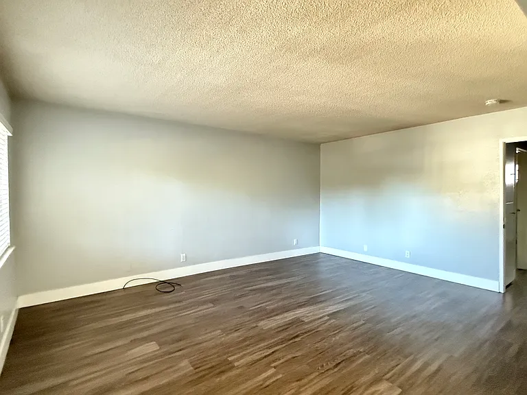 1145 Leff St #8 — Photo 9