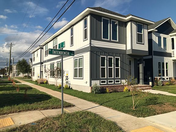 2nd image of 1192 W Intendencia St