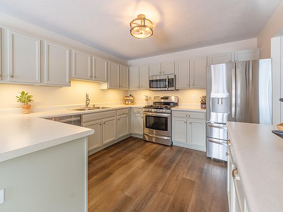 5th image of 2963 Valley Glenn Cir