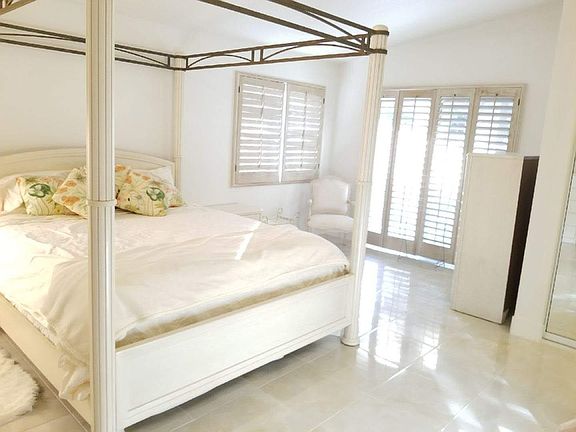 5th image of 78685 Avenida La Torres