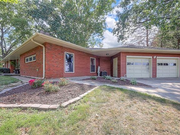 2nd image of 4036 Shrine Park Rd