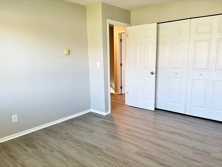 724 Oakton Rd — Photo 13