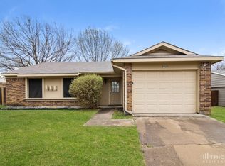 5620 Oregon Trl, Fort Worth, TX 76148