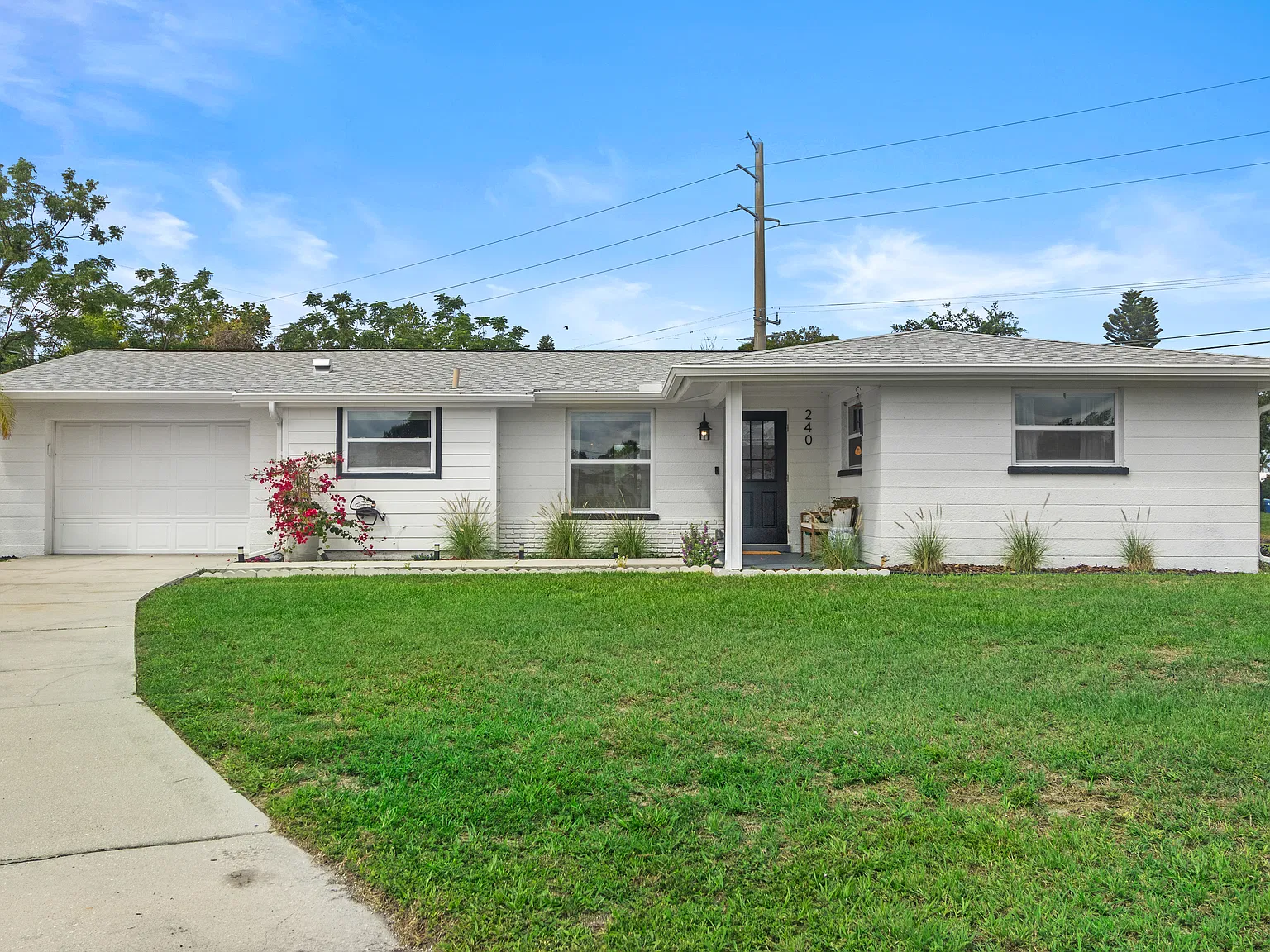 3 bed, 1327 sqft, $3,000 — Photo 1