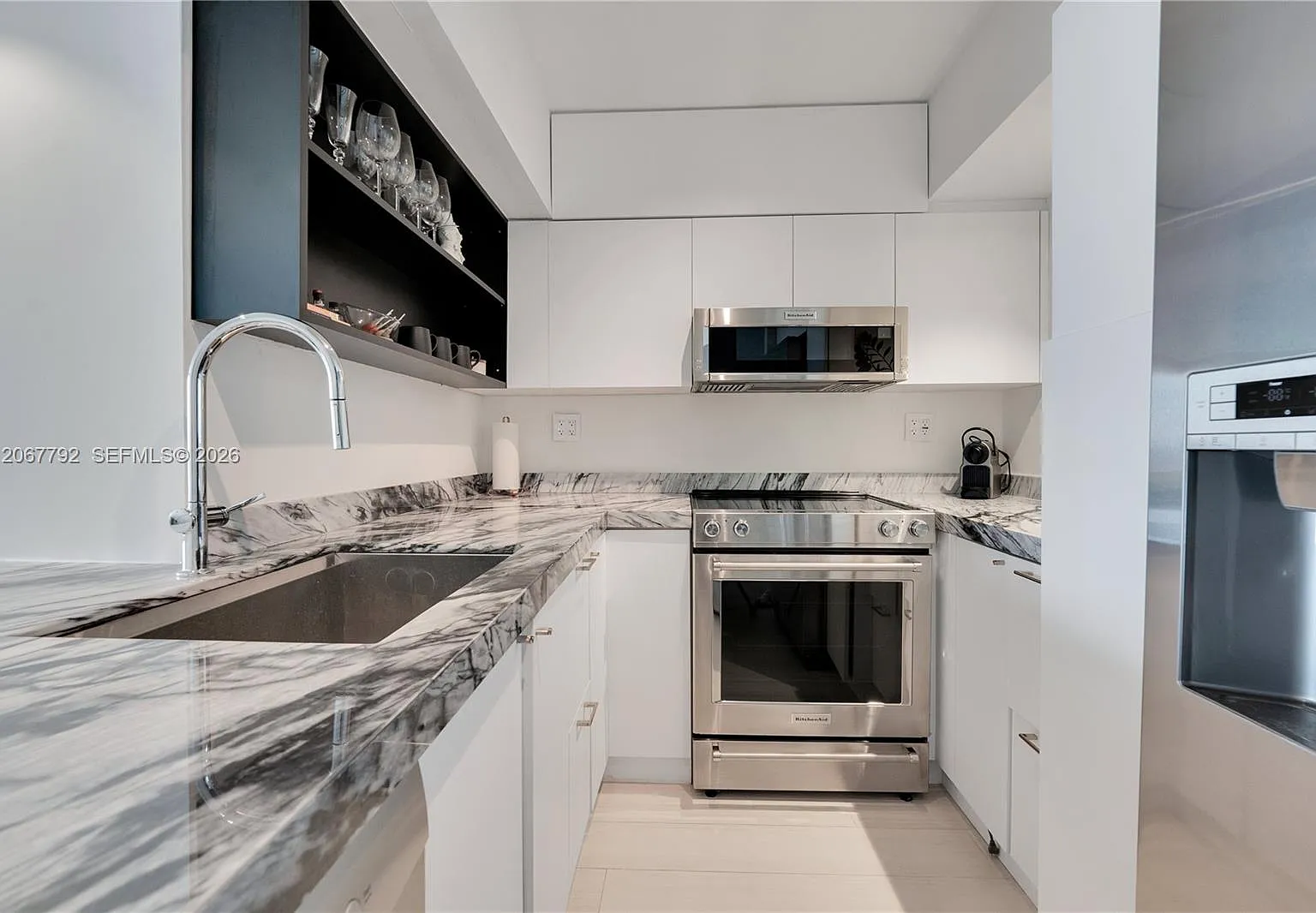 Mirador 1000 Condo — Photo 3