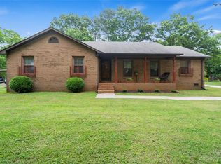 14208 Springwater Dr, Matthews, NC 28105