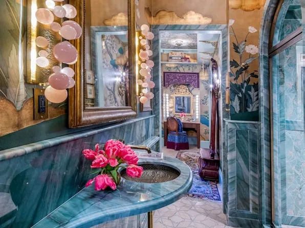 20 West 12th Street image 14 of 30